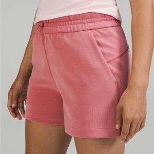 Briar Rose LULULEMON Brushed Softreme High Rise 4” short, size 2